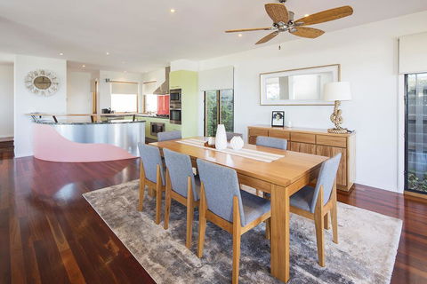 Tugun Lookout - Holiday Find 0