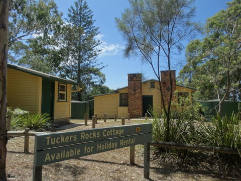 Tuckers Rocks Cottage - Holiday Find 1