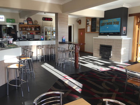 Tumut Star Hotel - Holiday Find 1