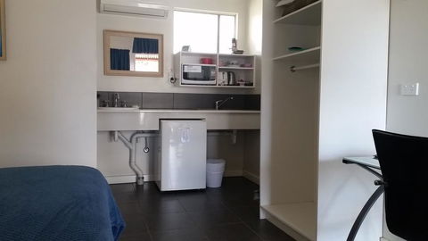 Tweed River Motel - Holiday Find 1