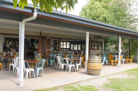 Ulmarra Hotel - Holiday Find 3