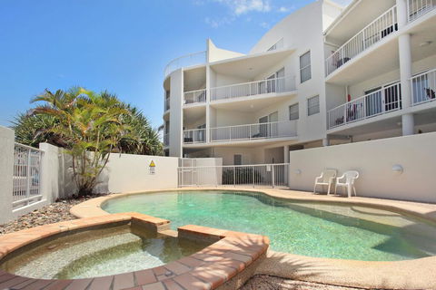 Unit 1 Marcoola Sunrise - Marcoola Beach - Holiday Find 1