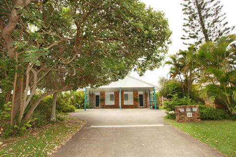 Unit 1/14 Tamarindus Street Marcoola Beach, Pet Friendly, 300 BOND, Linen Supplied - Holiday Find 0
