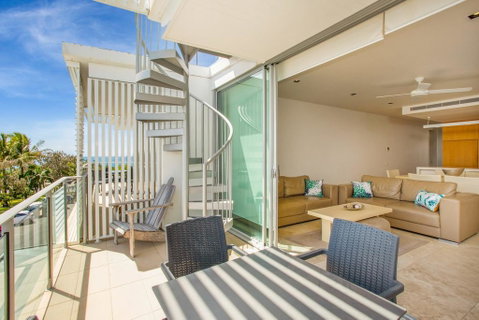 Unit 203 Plantation - Rainbow Beach, Plantation Resort Top Floor, Aircon, Free Wi-Fi - Holiday Find 0