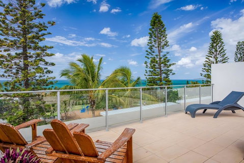 Unit 206 Plantation, Rainbow Beach, Incredible Views, Top Floor, Ocean Facing - Holiday Find 0