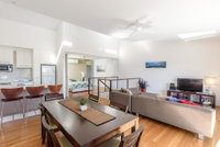 Unit 4 Rainbow Surf - Modern double storey townhouse with large shared pool close to beach and shop