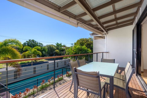Unit 4 Rainbow Surf - Modern, Double Storey Townhouse With Large Shared Pool, Close To Beach And Shop - Holiday Find 3