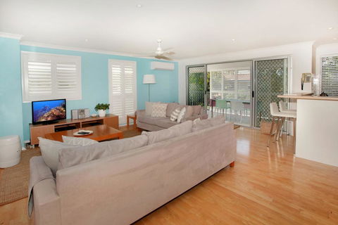 Unit 4, Marcoola Sands, 47 Petrie Avenue Marcoola, 300 BOND, LINEN SUPPLIED - Holiday Find 1