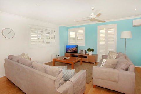 Unit 4, Marcoola Sands, 47 Petrie Avenue Marcoola, 300 BOND, LINEN SUPPLIED - Holiday Find 0