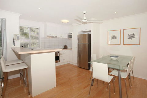 Unit 4, Marcoola Sands, 47 Petrie Avenue Marcoola, 300 BOND, LINEN SUPPLIED - Holiday Find 3