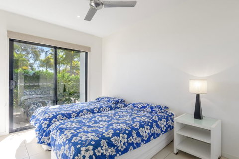 Unit 5 Rainbow Surf - Modern, Double Storey Townhouse With Large Shared Pool, Close To Beach And Shop - Holiday Find 3