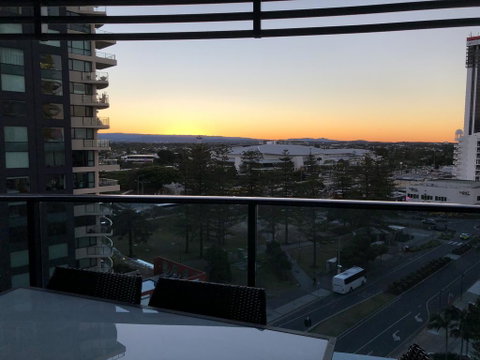 Upmarket Resort At Oracle Broadbeach URGC - Holiday Find 1