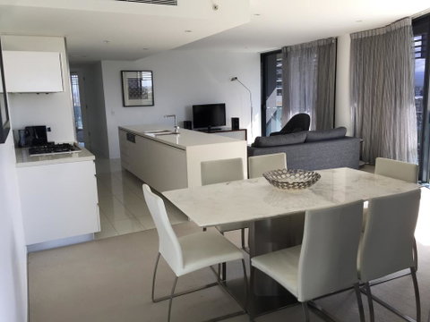 Upmarket Resort At Oracle Broadbeach URGC - Holiday Find 0