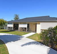 Urangan Harbour Bungalow - Holiday Find