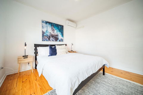 Urban Beach Shack-Metres From The Beach & Cafes - Holiday Find 1