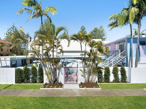 Ventura Beach Motel 2 Bed Poolside - Unit 3 - Holiday Find 3