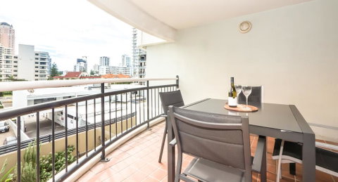 Victoria Square Apartments - Holiday Find 2