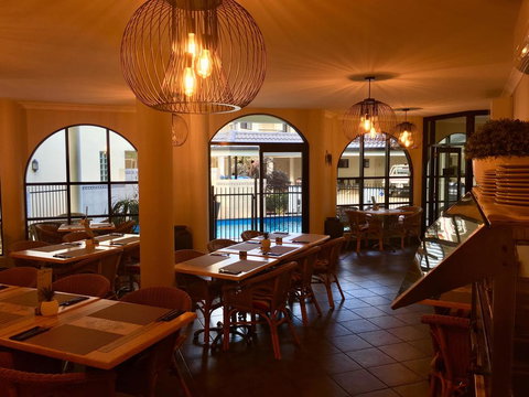 Villa Capri Motel - Holiday Find 3