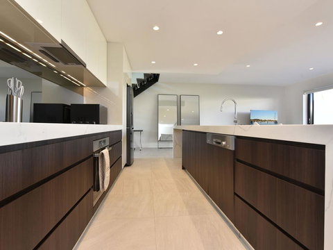 Villa Capri Waterside At Trinity Point - Holiday Find 2