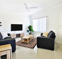 Villa Mare  Culburra - 4 Mins to Beach - Holiday Find