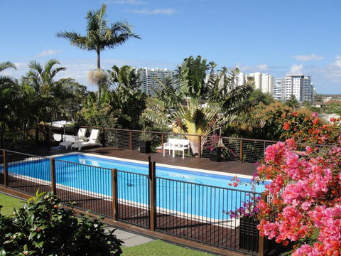 Villa With Views & Pool - Holiday Find 0