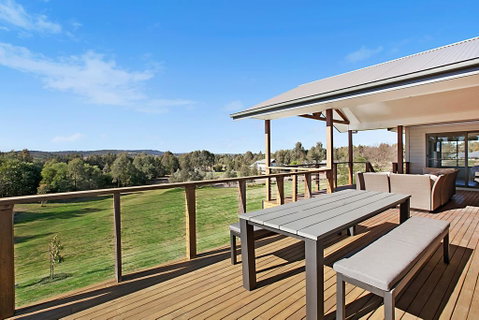 Vineyard Views - Holiday Find 2