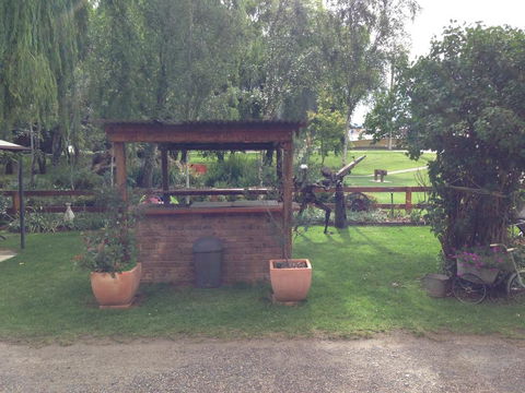 Walcha Royal Cafe & Accommodation - Holiday Find 2