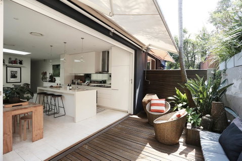 Walk To Beach From This Stylish Bronte Oasis W AC, Wifi And Free Parking - Holiday Find 0