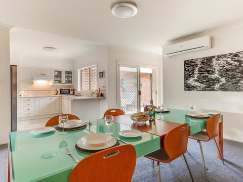 Walling-Clifton Gardens - Backing Onto Golf Course - Holiday Find 3