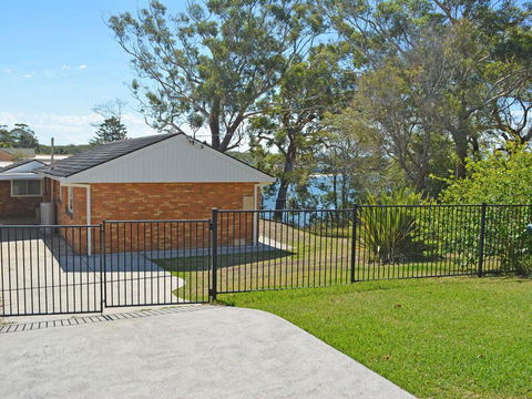 Wanda Magic' 19 Randall Drive - Beautiful Water Front House - Holiday Find 0