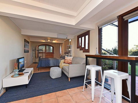 Wangi Waterfront Delight 1bdr Studio - Holiday Find 0