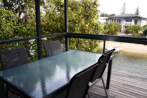 Water Front Room - Holiday Find 2