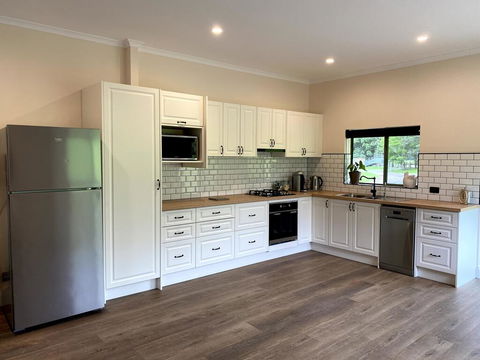 Waterfall Unit Farm Stay - Holiday Find 2