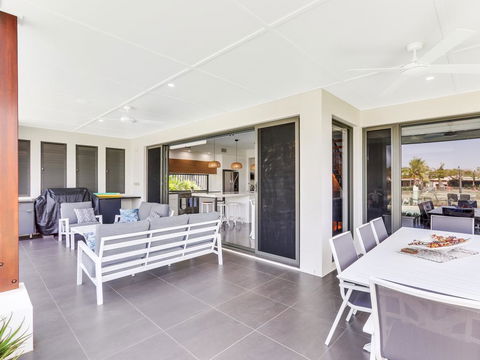 WATERFRONT HOME BORDERING MOOLOOLABA - Holiday Find 2