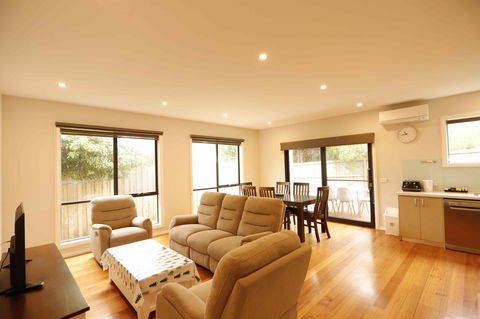 Apollo Bay Seal Apartments - Holiday Find 13