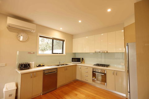 Apollo Bay Seal Apartments - Holiday Find 14