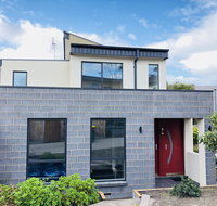 Apollo Bay Seal Apartments - Holiday Find