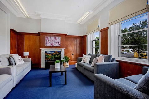 Plummers Mill - Central Townhouse - Holiday Find 1