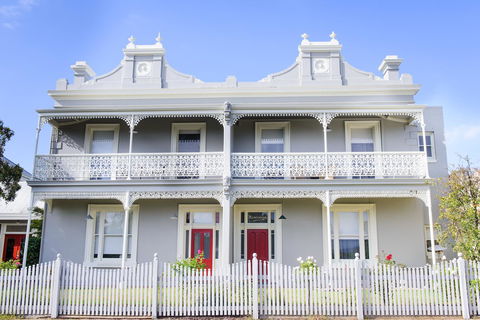 The Riversleigh - Holiday Find 21