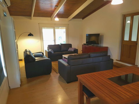 Wahroonga - Holiday Find 10