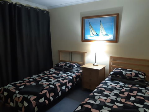 Elevated Holiday House Overlooks Tranquil Wetlands - Holiday Find 8