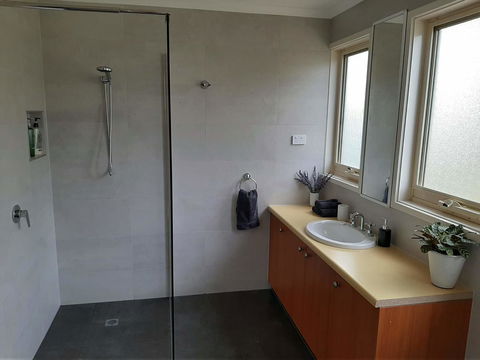 Elevated Holiday House Overlooks Tranquil Wetlands - Holiday Find 3