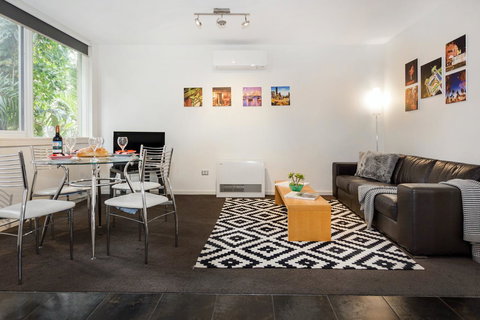 Melbourne Villa - Holiday Find 1