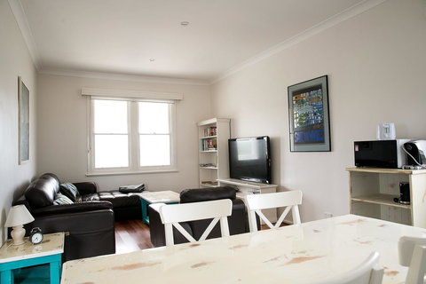 Cape Nelson Lighthouse - Holiday Find 35