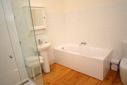 Cape Nelson Lighthouse - Holiday Find 24