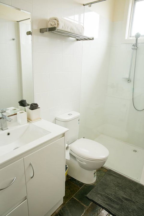 Cape Nelson Lighthouse - Holiday Find 9