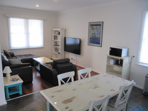 Cape Nelson Lighthouse - Holiday Find 18