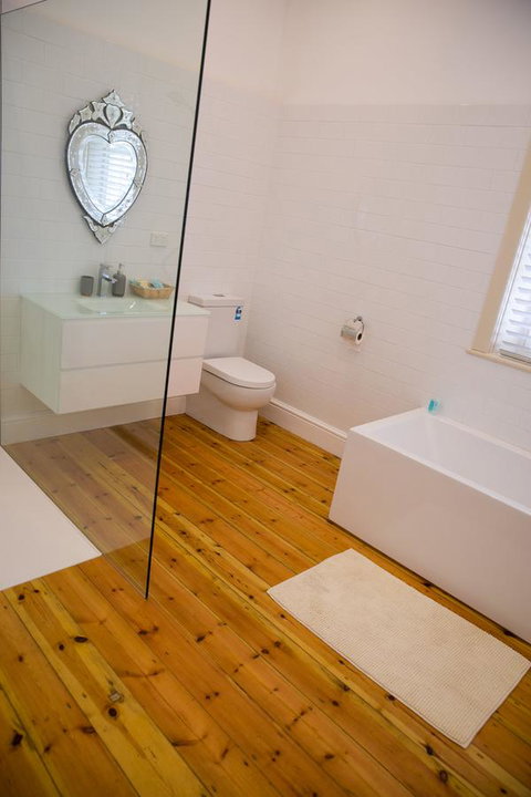 Cape Nelson Lighthouse - Holiday Find 5