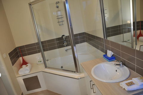 National Hotel Complex Bendigo - Holiday Find 22