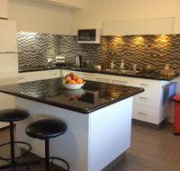 Austral Place 88 via Merri River - Holiday Find